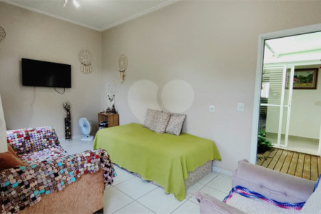 Casa à venda com 4 quartos, sendo 2 suítes, no condomínio Parque Chapada Itu, Itu - SP