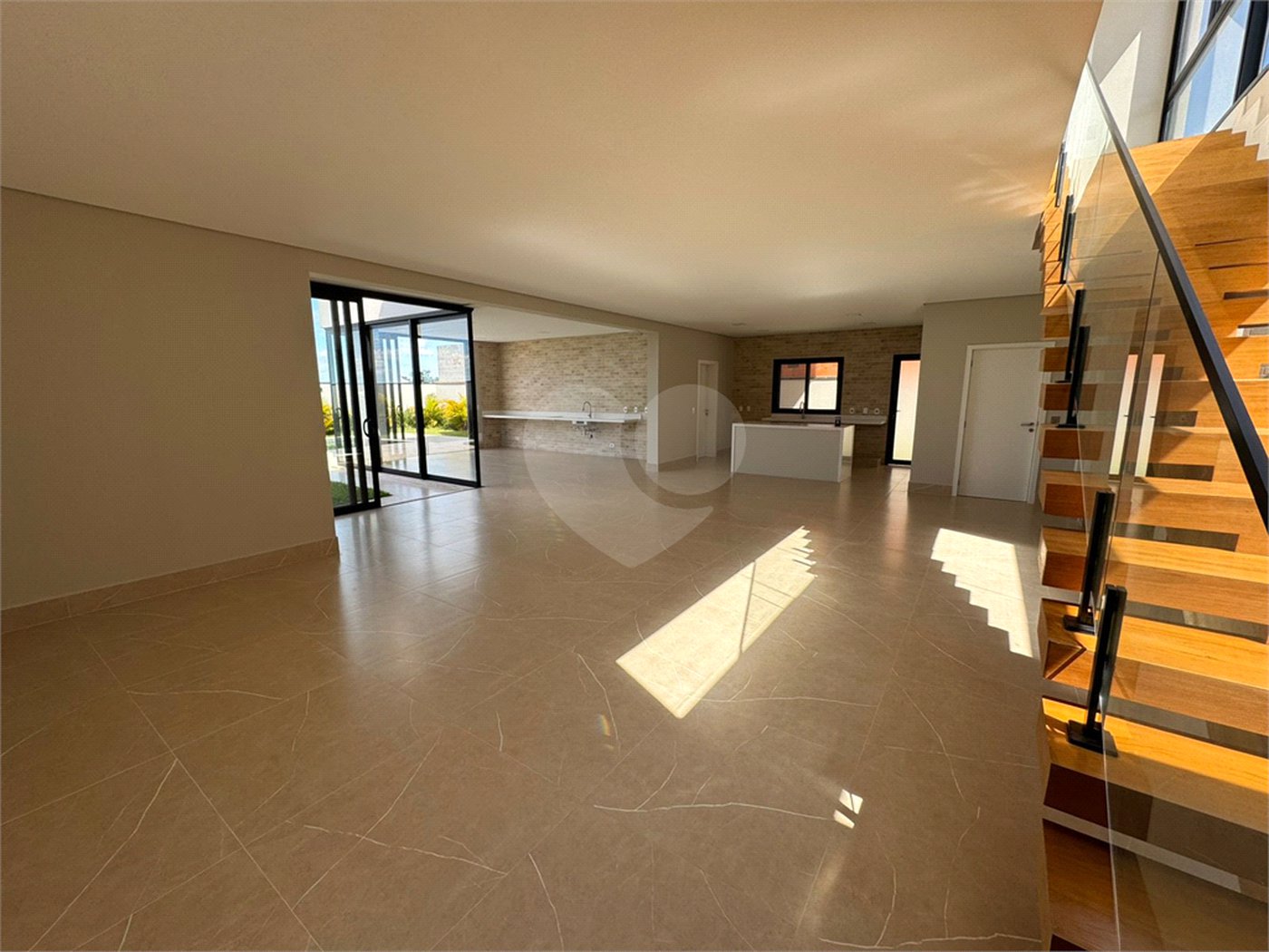 Casa à venda com 4 suítes no condomínio Villas do Golf, Itu - SP