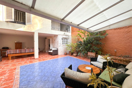 Casa à venda com 3 quartos, sendo 1 suíte,  no condomínio Barão do Triunfo, São Paulo - SP