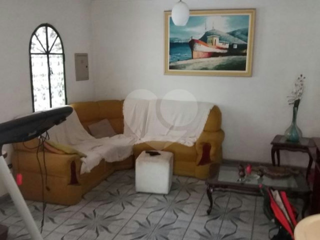 Sobrado à venda com 4 quartos, sendo 1 suíte,  em Tremembé, São Paulo, SP