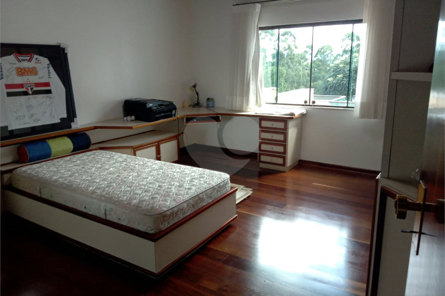 Sobrado à venda ou para alugar com 4 quartos, sendo 2 suítes, em Serra da Cantareira, Mairiporã, SP
