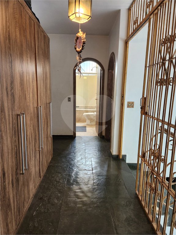 Sobrado à venda com 4 quartos, sendo 2 suítes, em Jardim Leonor, São Paulo, SP