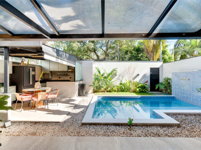 Casa à venda com 4 suítes no condomínio Villa Suiça, São Paulo - SP