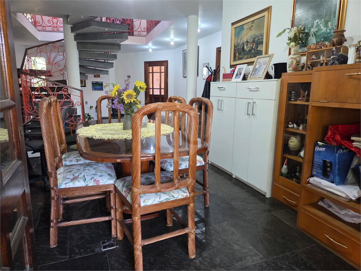Casa à venda com 4 quartos, sendo 2 suítes, em Cidade São Francisco, São Paulo, SP