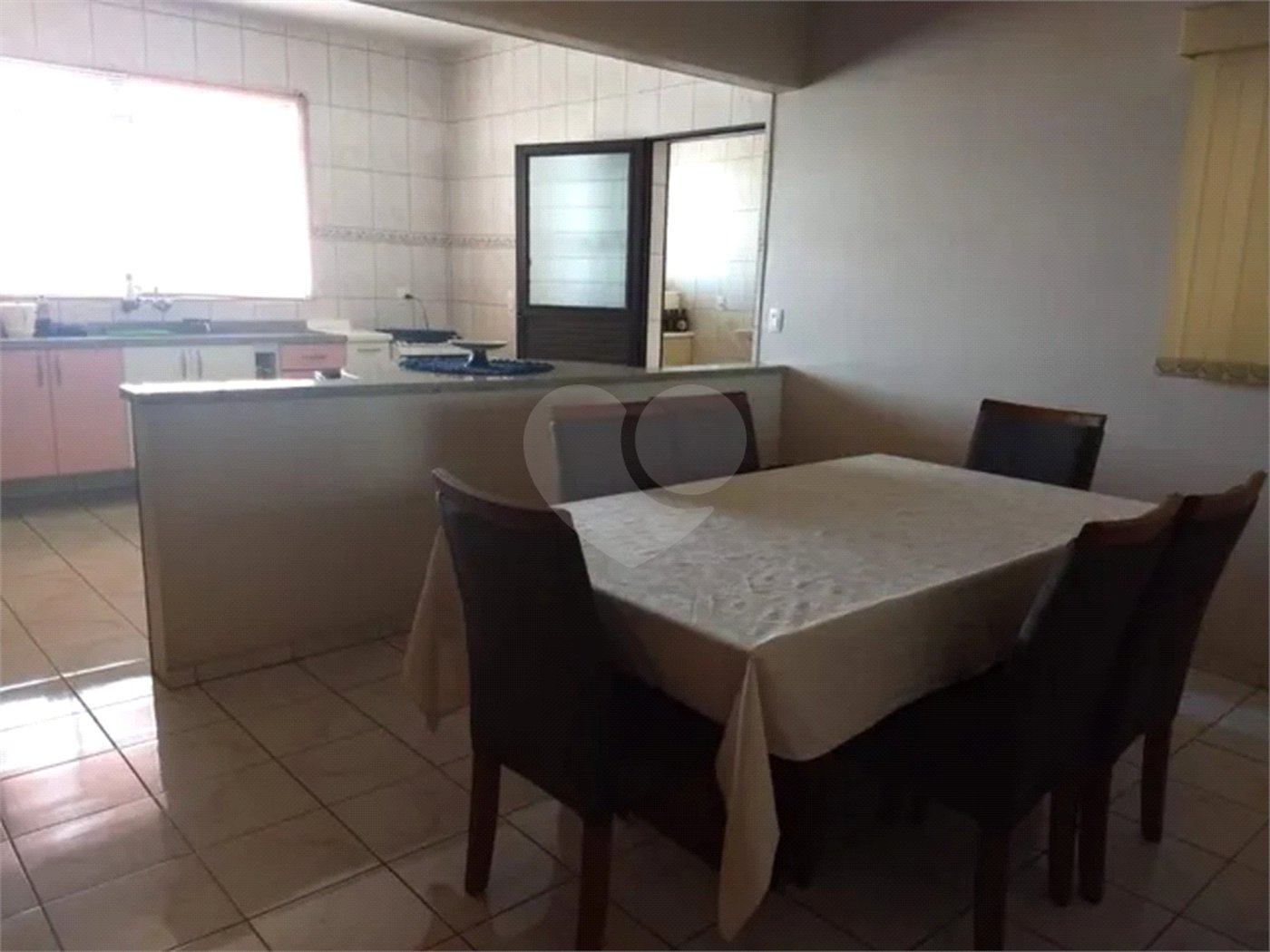Sobrado à venda com 3 quartos, sendo 1 suíte, em Jardim São Guilherme, Sorocaba, SP