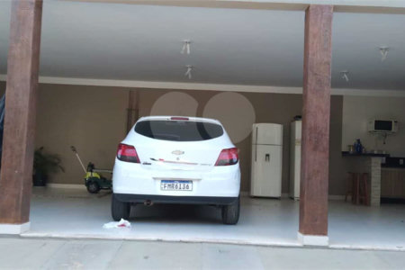 Casa à venda com 3 quartos, sendo 1 suíte, em Santa Cândida, Vinhedo, SP