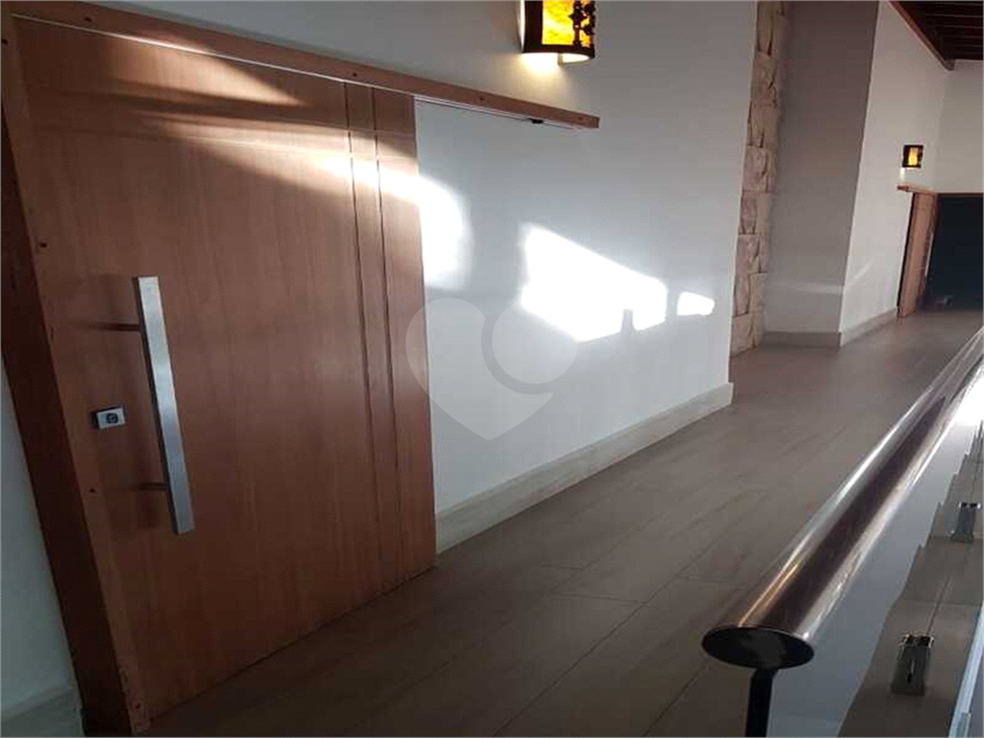 Casa à venda com 5 quartos, sendo 3 suítes, no condomínio Residencial Vale das Laranjeiras, Indaiatuba - SP