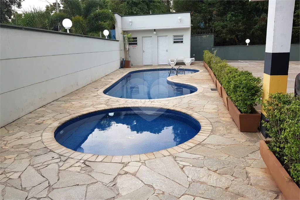 Apartamento à venda com 2 quartos, sendo 1 suíte,  no Centro, São Roque, SP