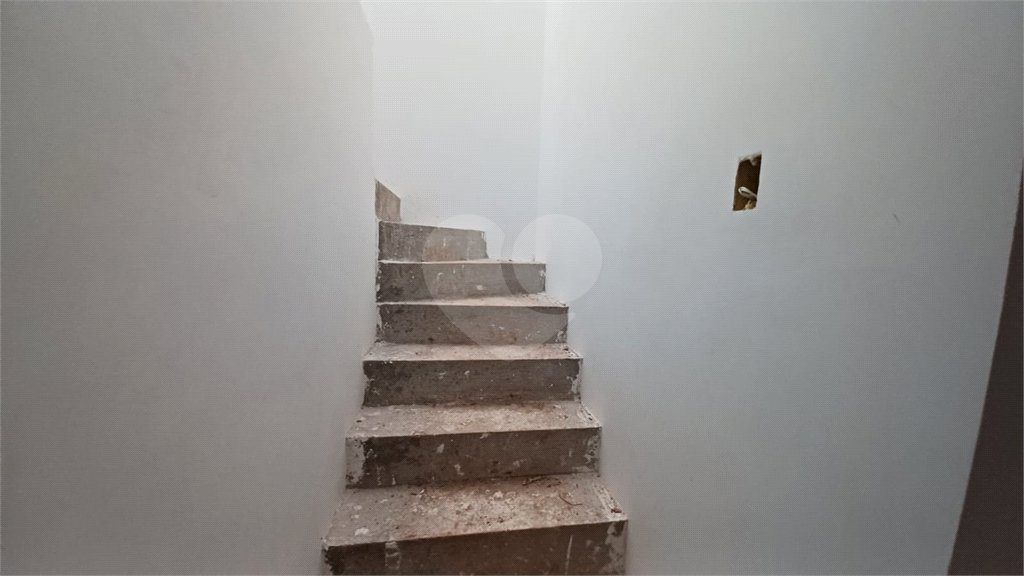 Casa à venda com 4 quartos, sendo 2 suítes, no condomínio Residencial Floresta, São Paulo - SP