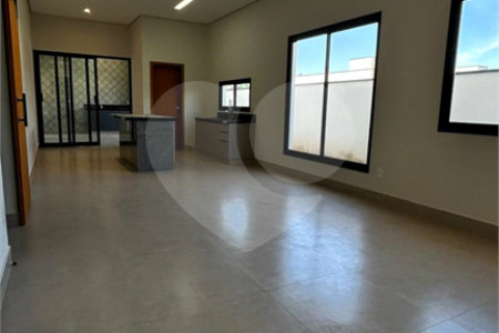 Casa à venda com 4 quartos, sendo 3 suítes, no condomínio Residencial Mont'alcino, Valinhos - SP