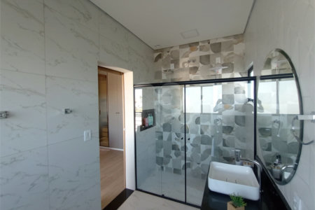Casa à venda com 3 quartos, sendo 1 suíte, no condomínio Lago dos Ipês, Itapetininga - SP