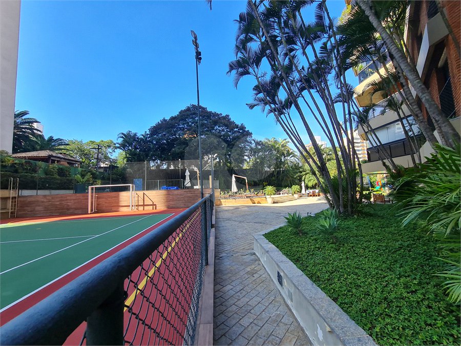 Apartamento à venda com 4 quartos, sendo 2 suítes, em Campo Belo, São Paulo, SP