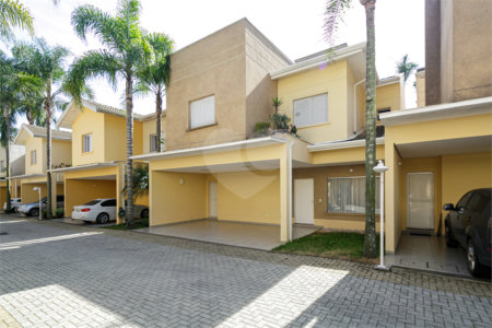 Casa à venda com 3 suítes no condomínio Villaggio Belvedere, São Paulo - SP