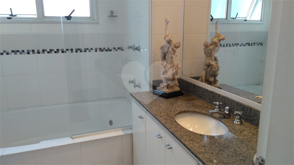 Apartamento à venda com 3 suítes em Jardim Londrina, São Paulo, SP