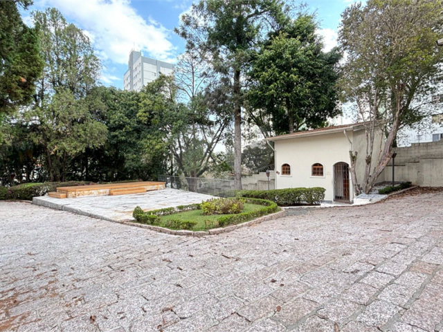 Sobrado à venda ou para alugar com 15 quartos em Tremembé, São Paulo, SP