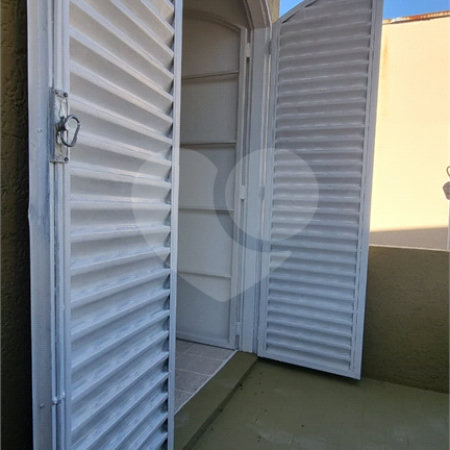 Sobrado à venda com 2 quartos em Vila Nivi, São Paulo, SP