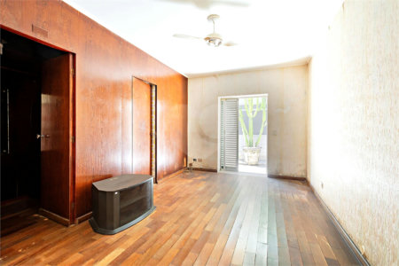 Casa Térrea à venda ou para alugar com 4 suítes em Alto da Boa Vista, São Paulo, SP