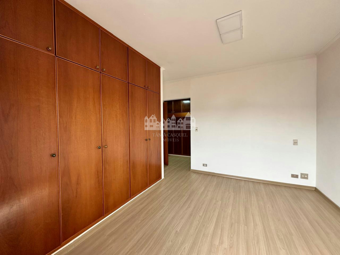 Apartamento à venda ou para alugar com 4 quartos, sendo 3 suítes, no Centro, Atibaia, SP