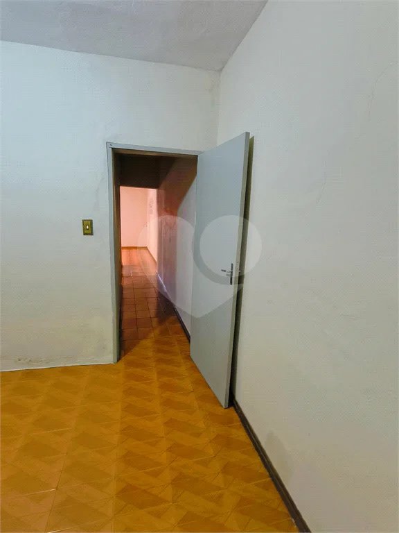 Casa Térrea para Venda – Bairro Vila Avaí, Indaiatuba - com 02 quartos- 01 banheiro-sala -cozinha-quintal e garagem 0 1carro