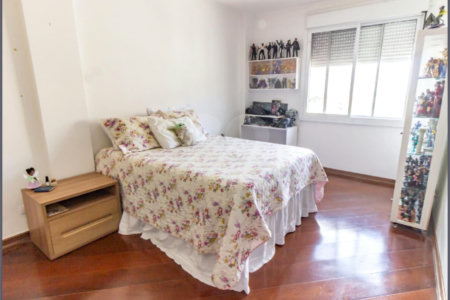 Apartamento à venda com 3 quartos, sendo 1 suíte,  em Mooca, São Paulo, SP