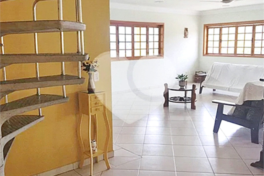 Casa à venda com 4 quartos, sendo 3 suítes, em Luiz Fagundes, Mairiporã, SP