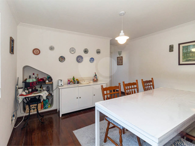 Casa de Vila à venda com 3 quartos, sendo 1 suíte,  em Chácara Monte Alegre, São Paulo, SP