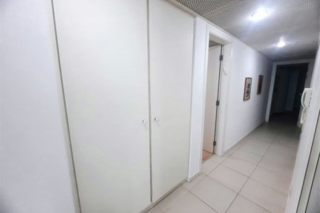Apartamento Residencial à venda, Pitangueiras, Guarujá - AP0136.
