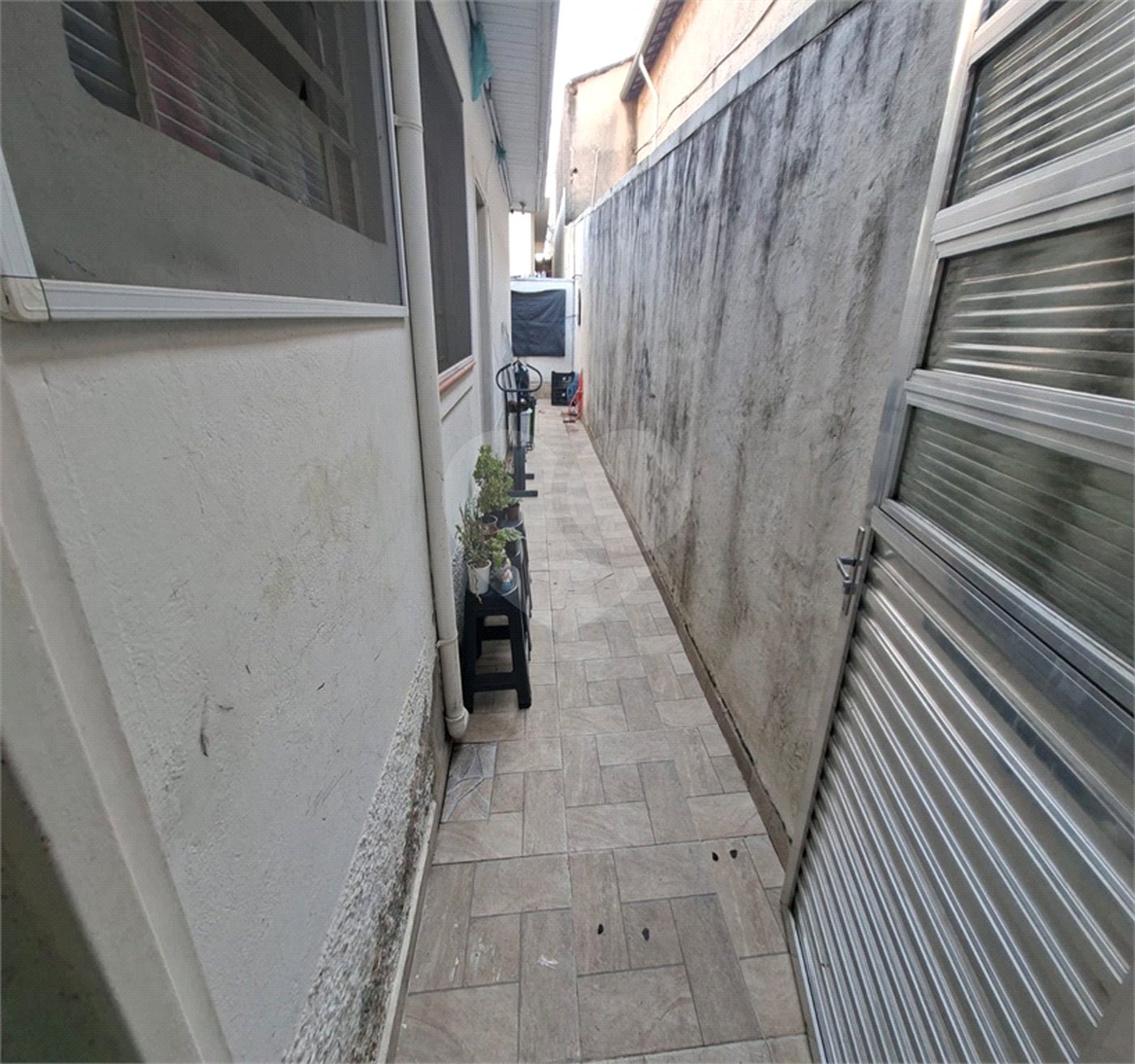 Casa Térrea à venda com 5 quartos, sendo 1 suíte, em Chora Menino, São Paulo, SP