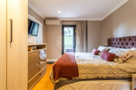 Apartamento à venda com 4 quartos, sendo 2 suítes,  em Vila Mariana, São Paulo, SP