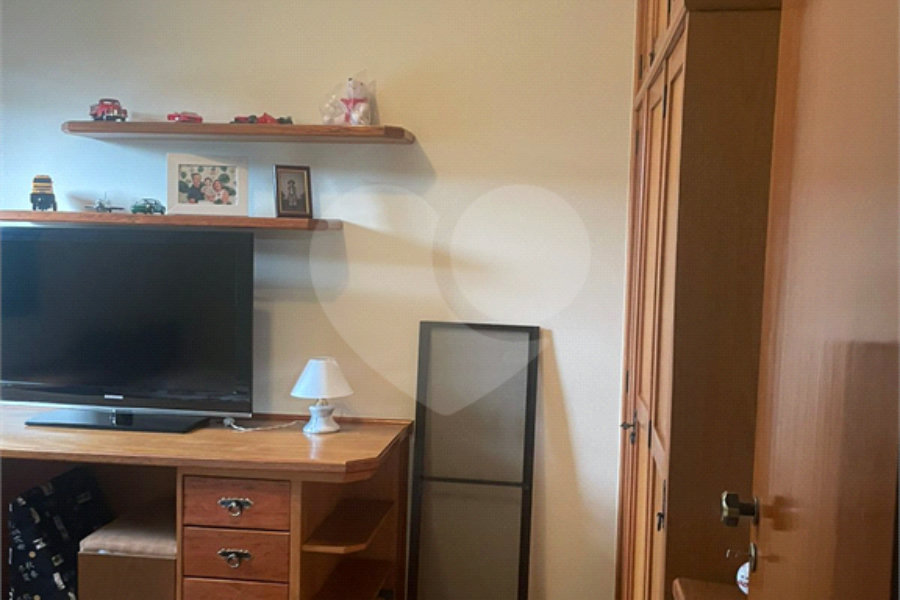 Sobrado à venda com 4 quartos, sendo 1 suíte, em Tremembé, São Paulo, SP
