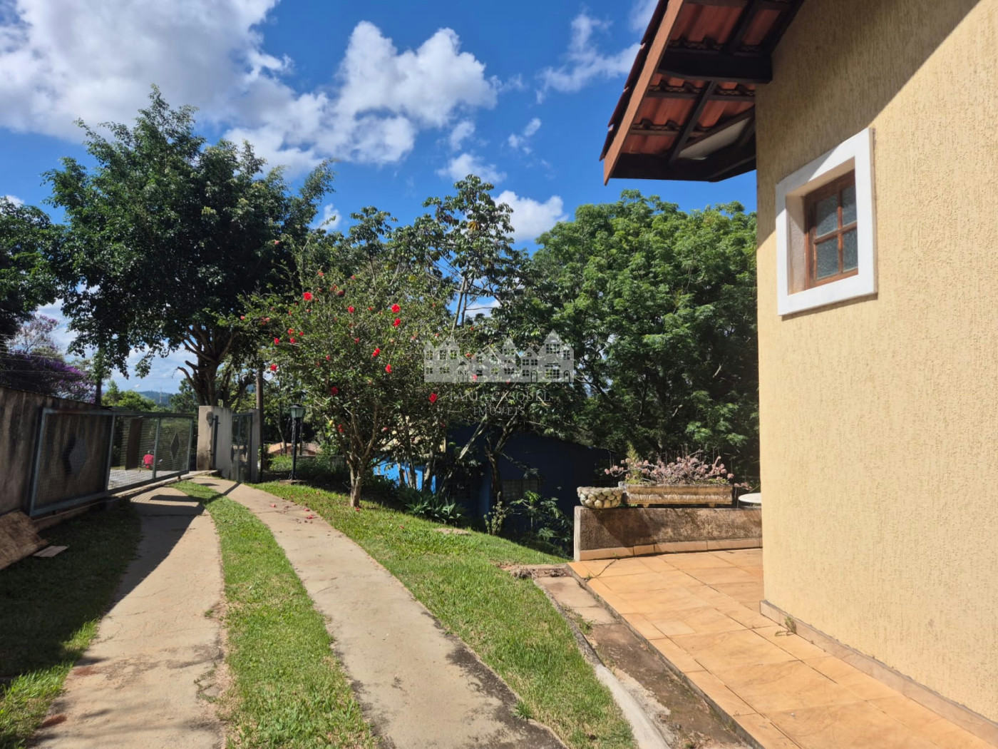 Casa à venda com 3 suítes no condomínio Portal Dos Nobres, Atibaia - SP