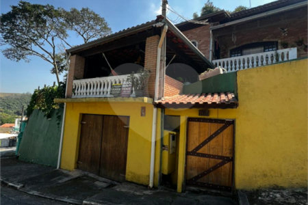 Casa à venda com 3 quartos, sendo 1 suíte, no Centro, Guararema, SP