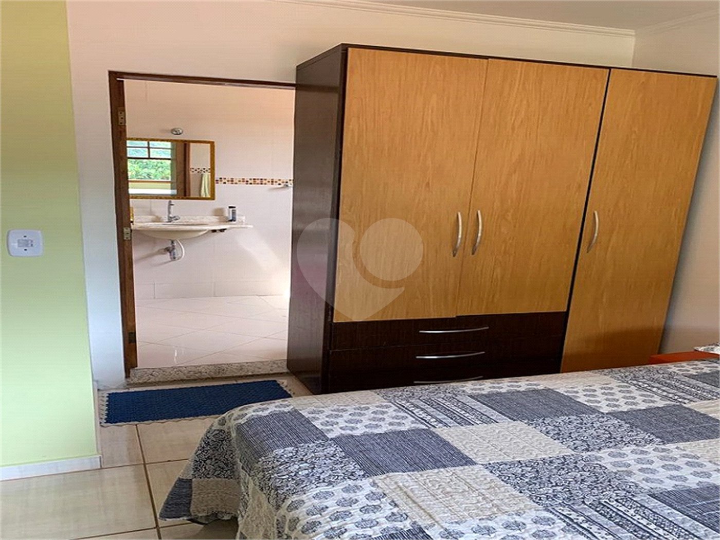 Sobrado à venda com 4 quartos, sendo 3 suítes,  no Centro, Jarinu, SP