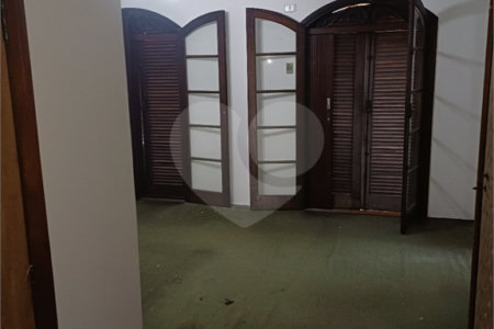 Sobrado à venda ou para alugar com 5 quartos, sendo 1 suíte,  em Vila Ida, São Paulo, SP