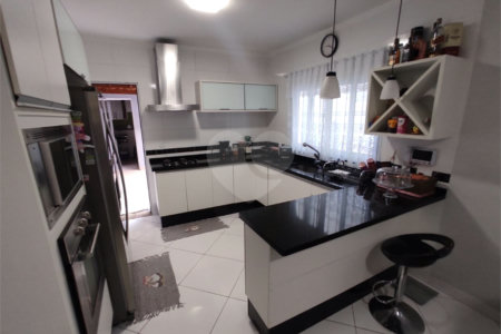 Sobrado à venda com 3 quartos, sendo 1 suíte, em Vila Ema, São Paulo, SP