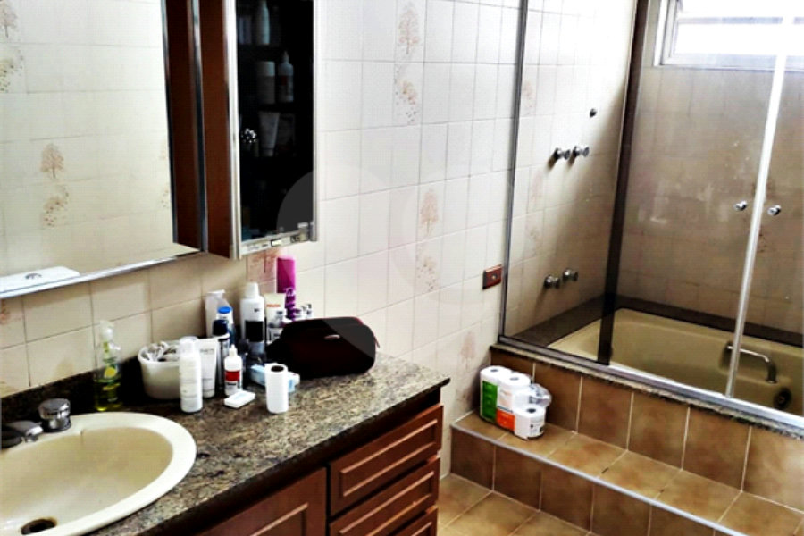 Sobrado à venda com 5 quartos, sendo 2 suítes, em Vila Nova Cachoeirinha, São Paulo, SP
