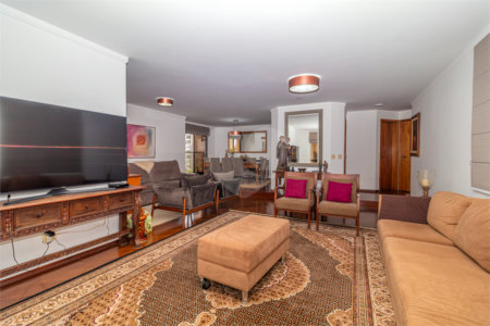 Apartamento à venda com 4 quartos, sendo 2 suítes, em Campo Belo, São Paulo, SP