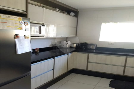 Casa à venda com 3 quartos, sendo 1 suíte, em Vila Galvão, Guarulhos, SP