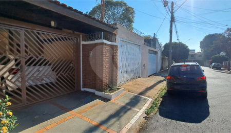 Casa à venda com 4 quartos, sendo 1 suíte,  em Jardim Bandeirantes, São Carlos, SP