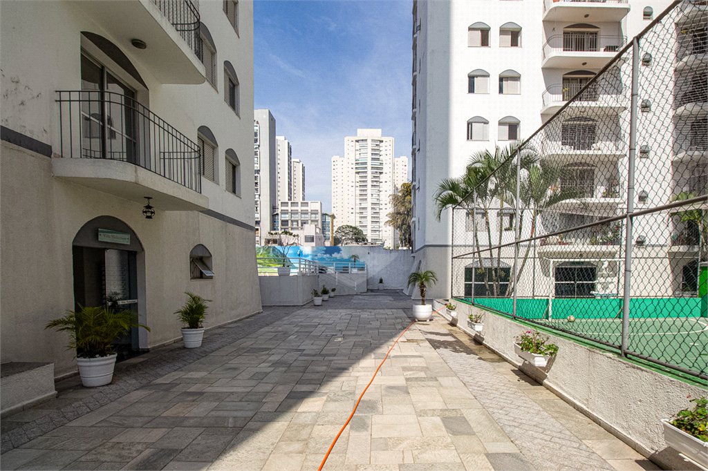 Apartamento à venda com 3 quartos, sendo 2 suítes, em Água Branca, São Paulo, SP