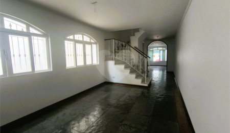 Sobrado à venda com 3 quartos, sendo 1 suíte,  em Jardim Esmeralda, São Paulo, SP