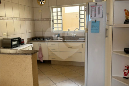 Casa à venda com 4 quartos, sendo 1 suíte, em Vila Henrique, Salto, SP