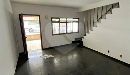 Sobrado à venda com 3 quartos em Vila Nivi, São Paulo, SP