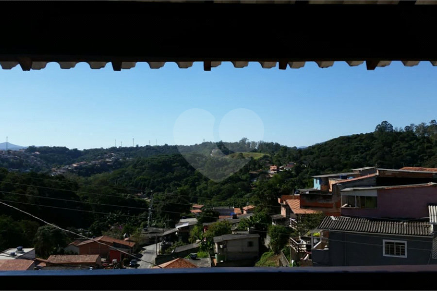 Sobrado à venda com 3 suítes em Barreiro, Mairiporã, SP