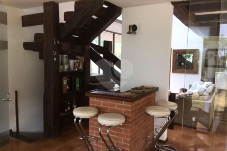 Casa à venda com 3 quartos, sendo 1 suíte, no condomínio Lago Azul, Araçoiaba da Serra - SP