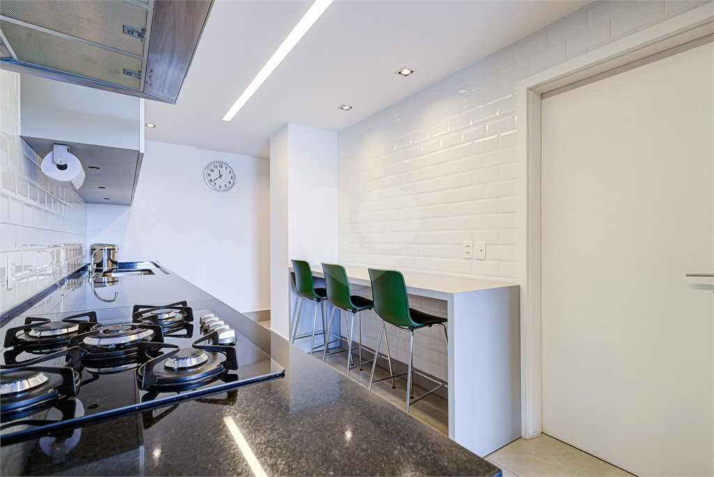 Apartamento à venda com 3 suítes em Campo Belo, São Paulo, SP