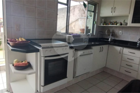 Casa à venda com 4 quartos, sendo 1 suíte, em Jardim Guadalajara, Sorocaba, SP