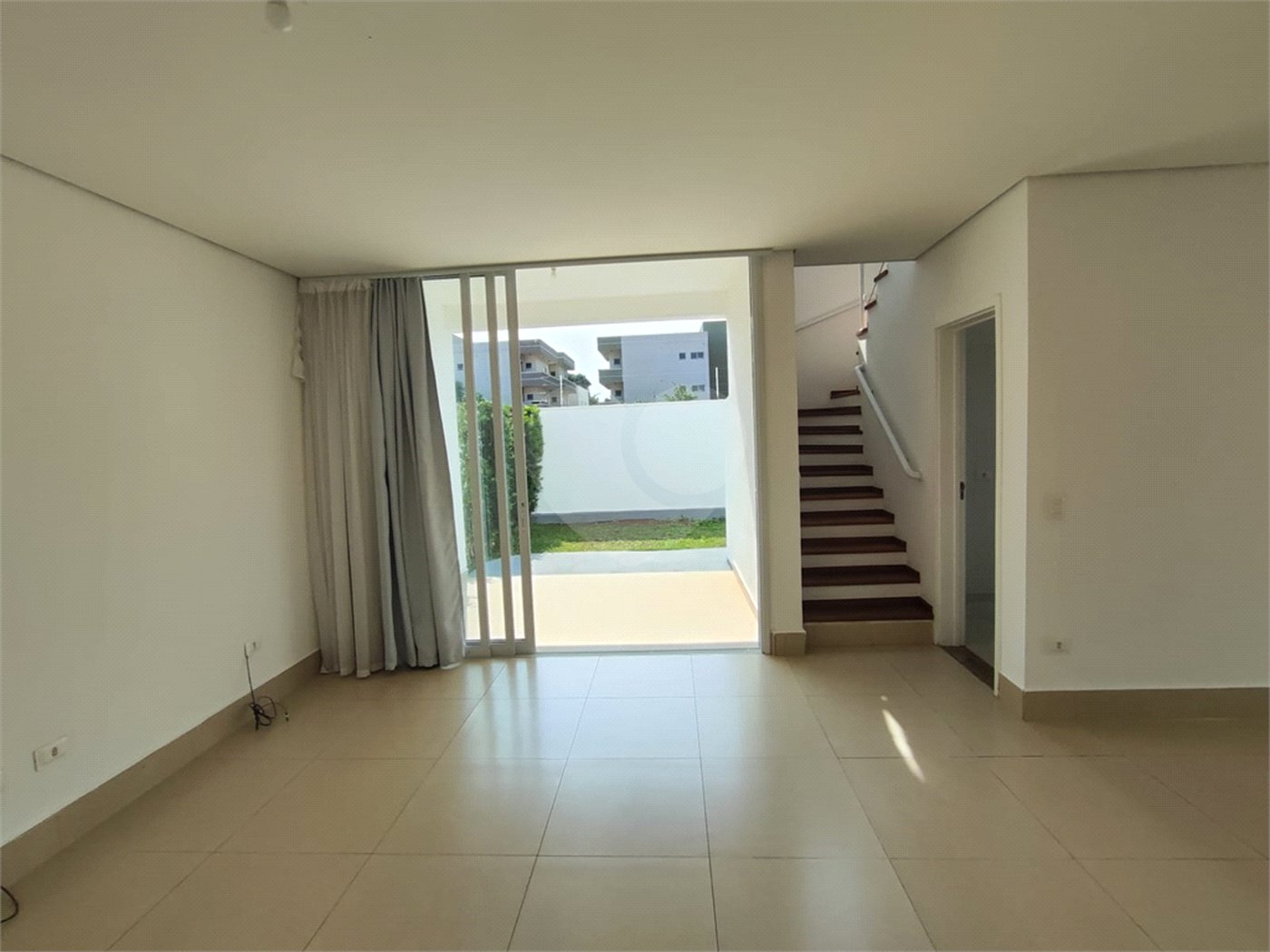 Casa de Vila à venda com 3 quartos, sendo 1 suíte, em Loteamento Jardim Morumbi, Atibaia, SP