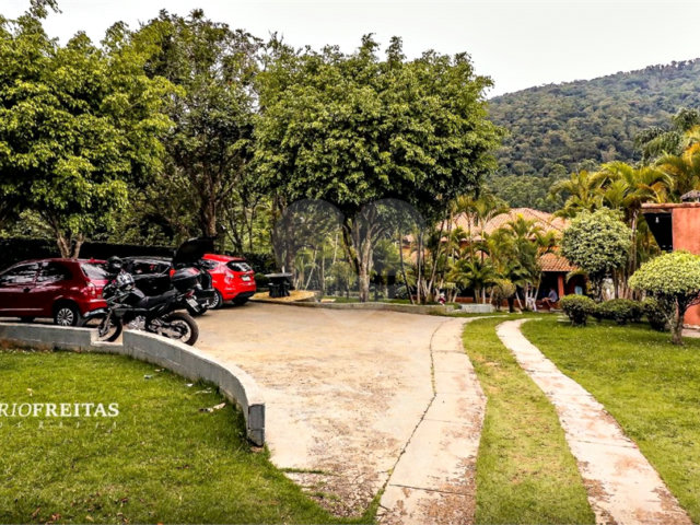 Sítio à venda com 6 quartos em Pavão (canguera), São Roque, SP