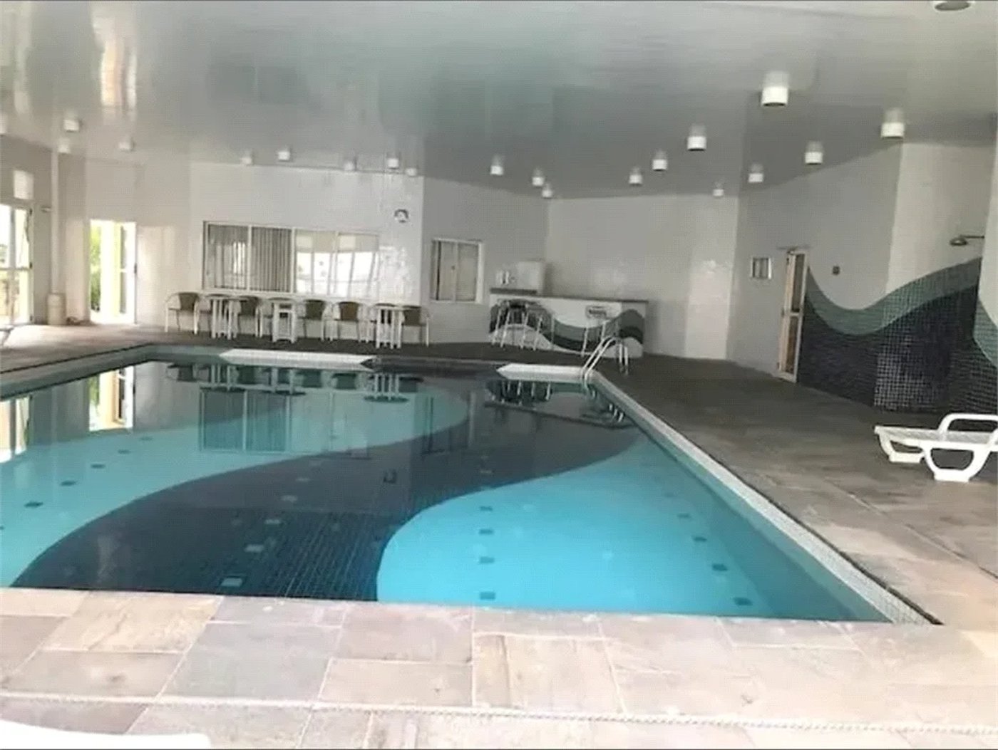 Casa à venda com 3 quartos, sendo 2 suítes, no condomínio Vila Borghese, São Paulo - SP